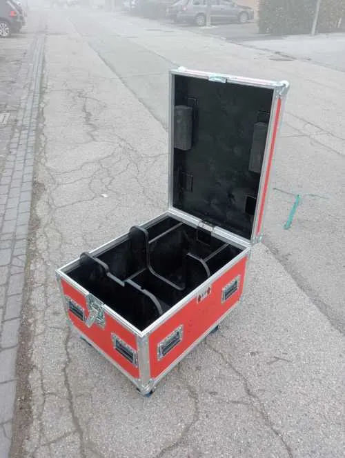 flight case a sospensione