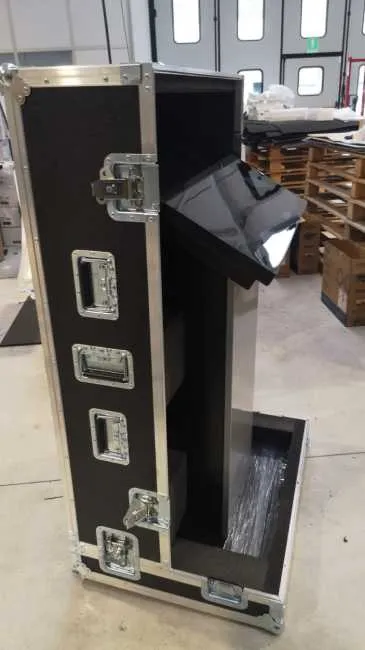 flight case con tv al plasma all'interno