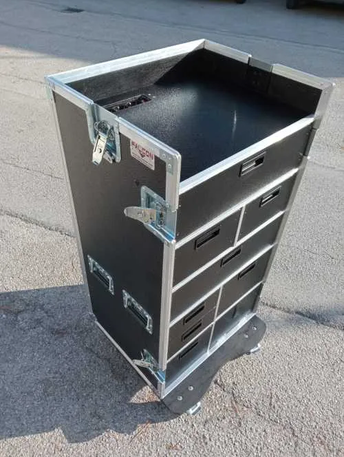 flight case da lavoro nero con cassetti