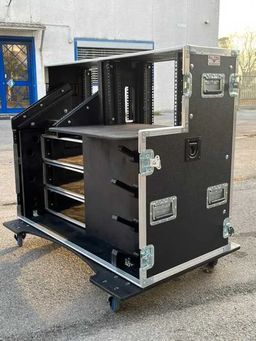 flight case da lavoro nero con cassetti